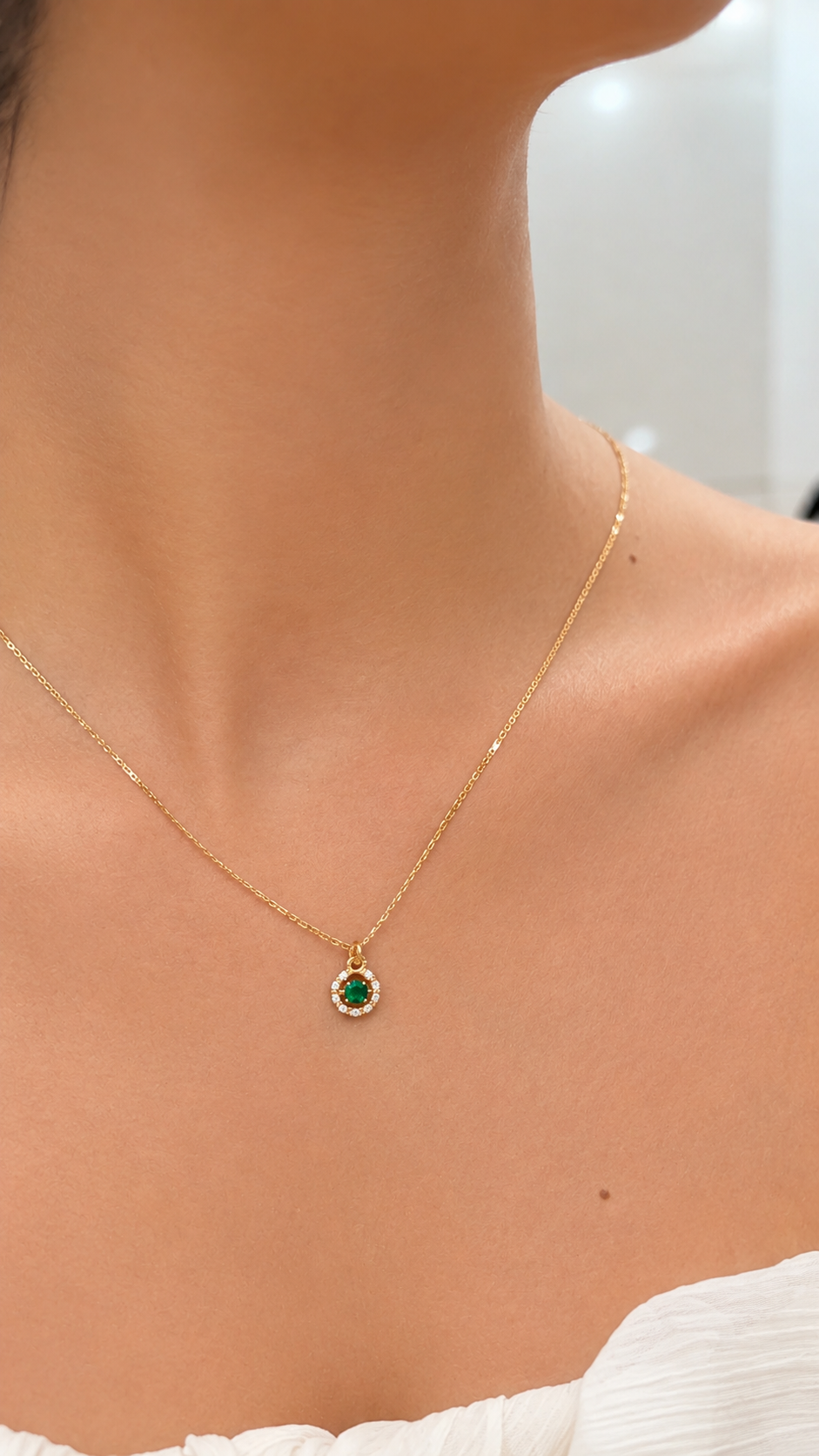 Dije en Oro 18K con Esmeralda y Diamantes