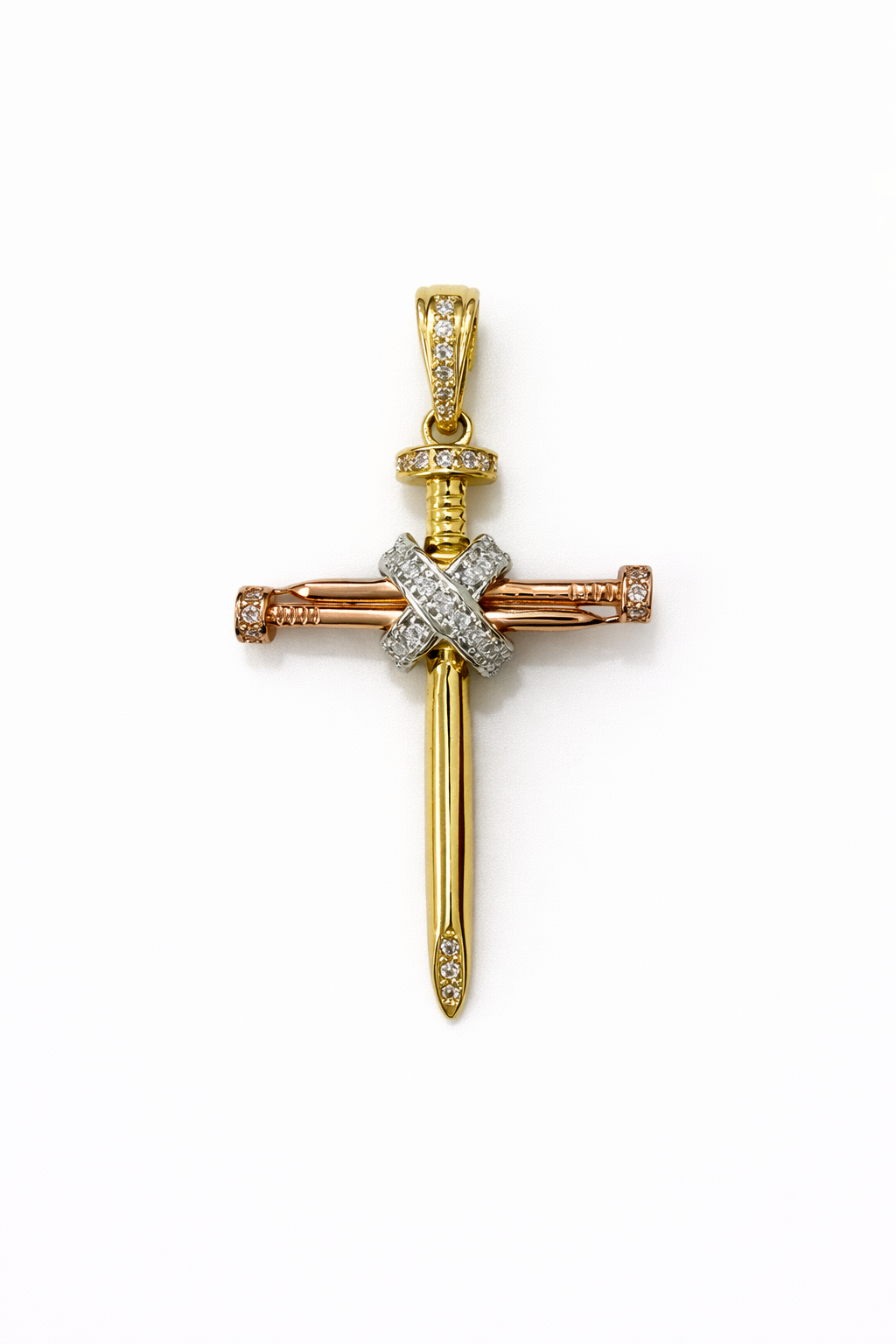 DIJE CRUZ CLAVO TRICOLOR EN ORO DE 18K