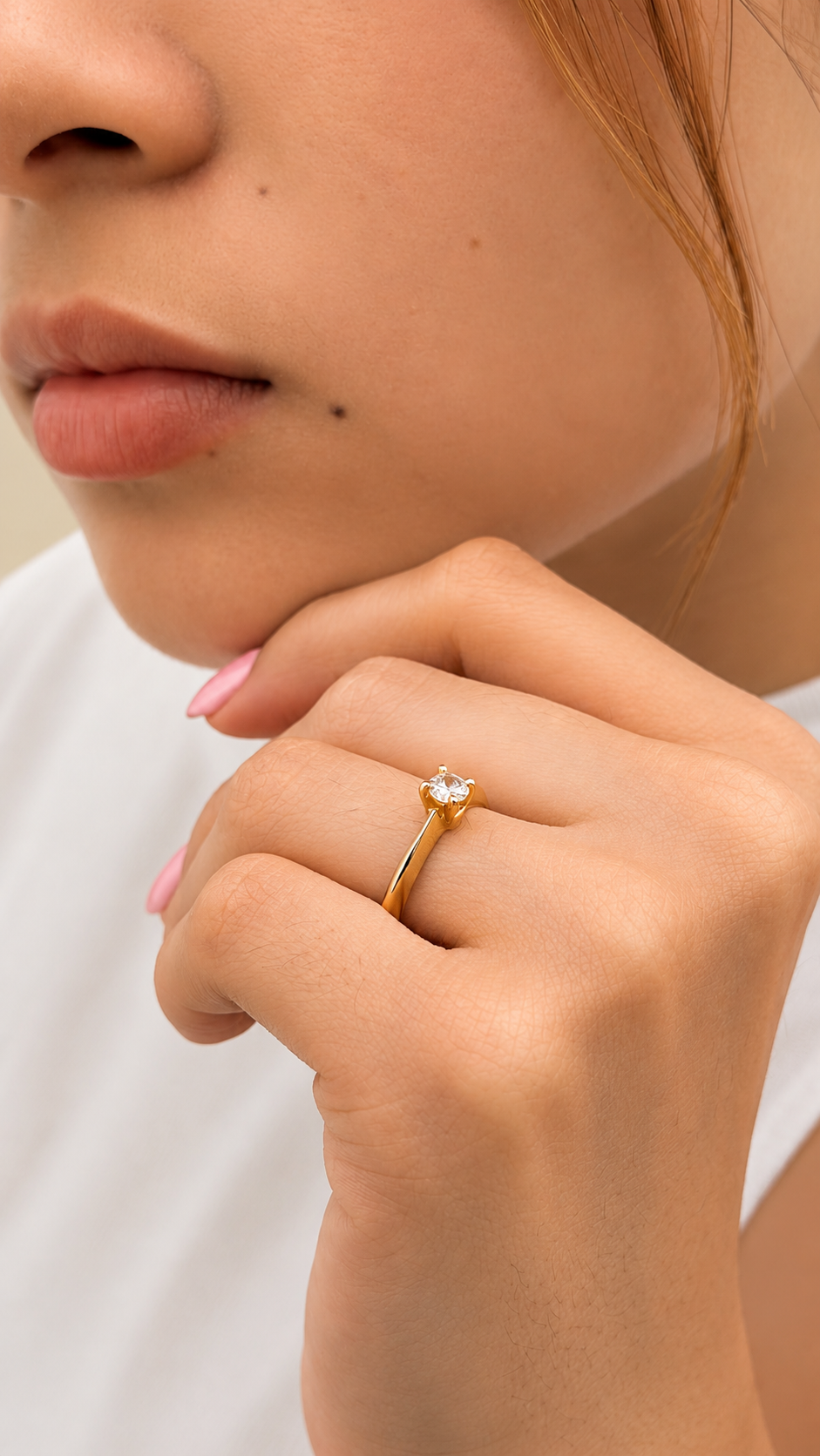 Anillo Solitario con Diamante en Oro Amarillo 18K
