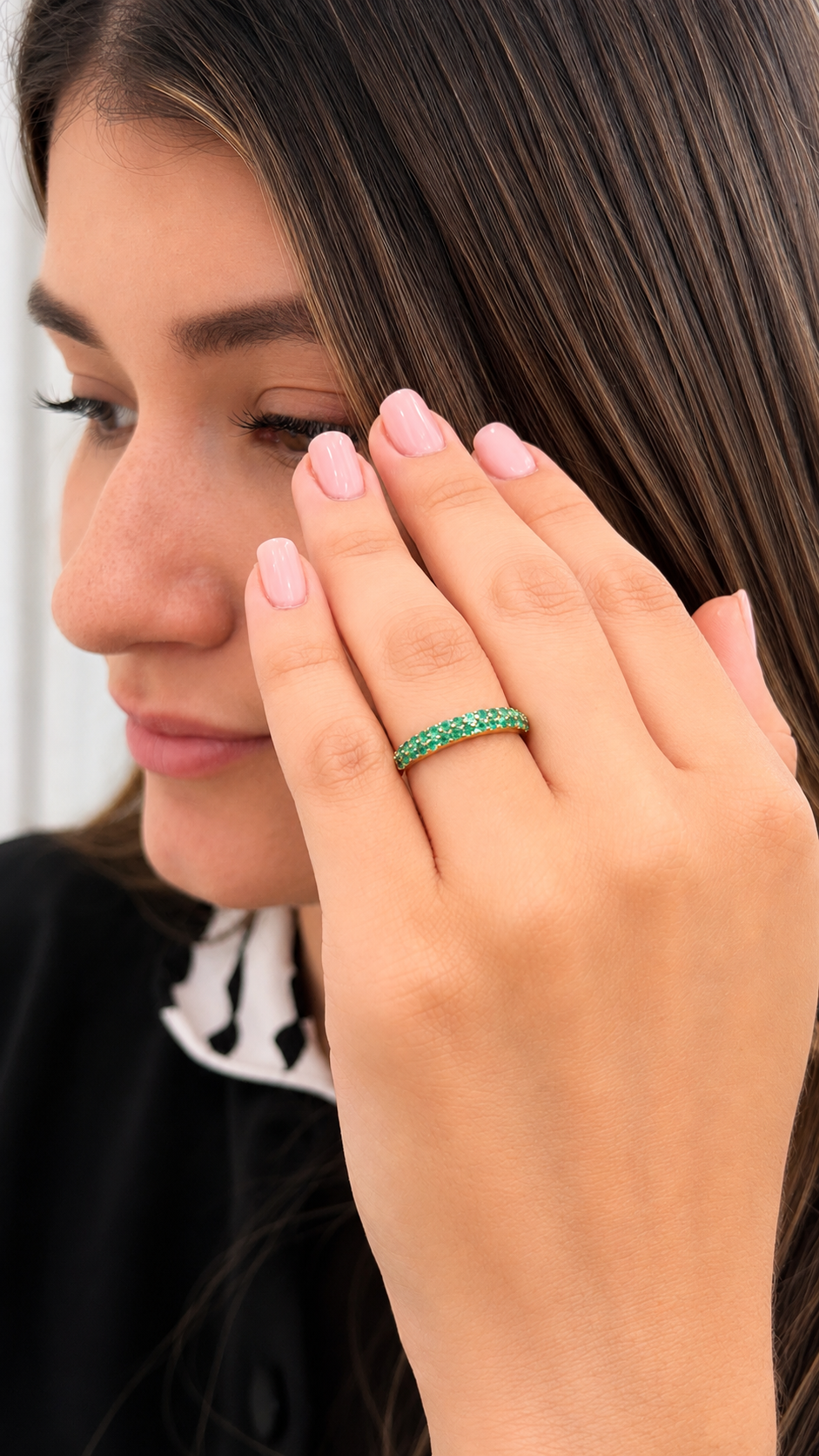 Anillo con Esmeraldas en Oro Amarillo 18K