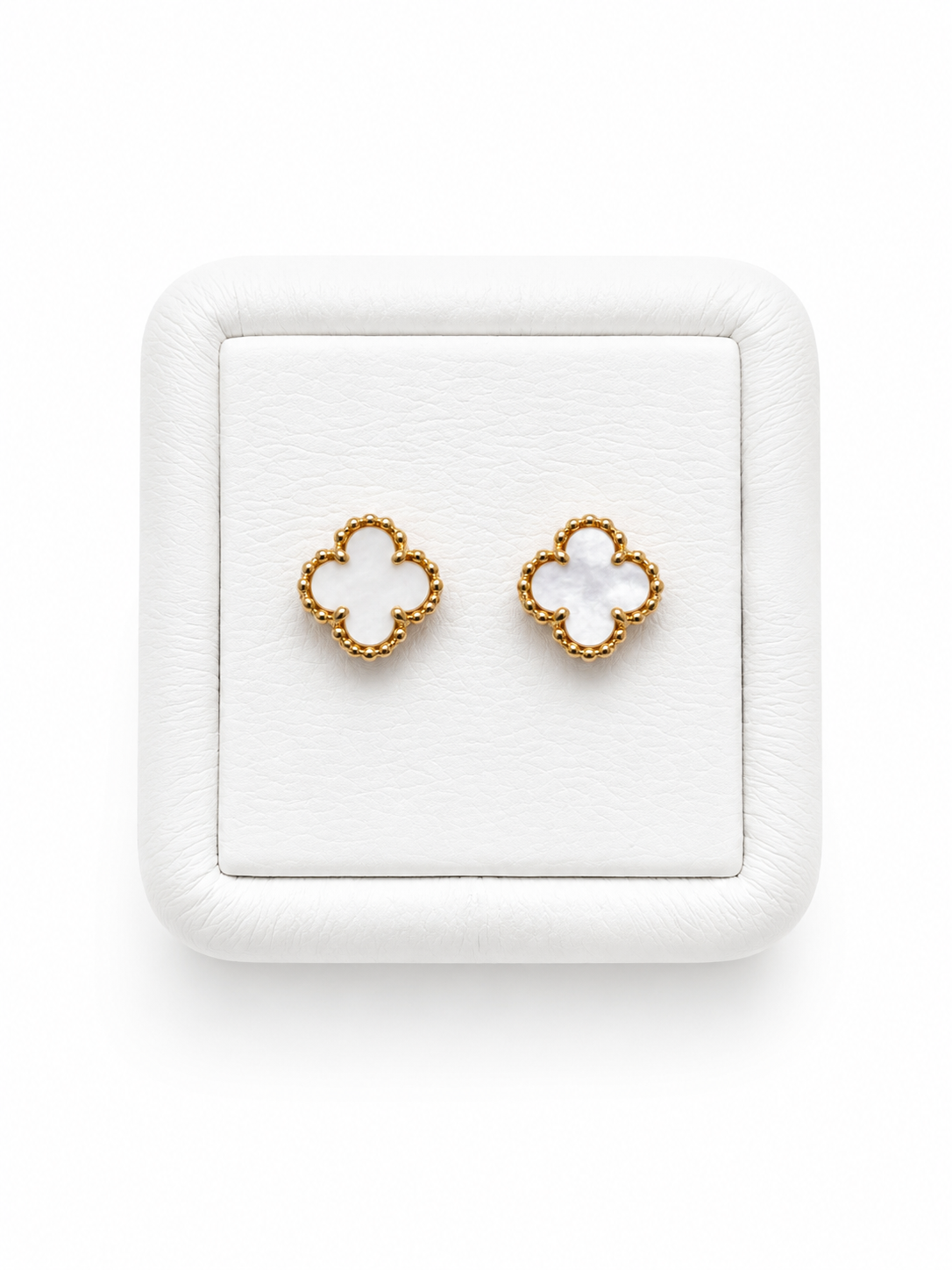 Aretes Trébol en Oro de 18K con Nácar Natural